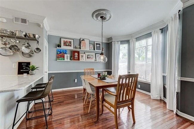 Photo - 375 Highland Ave NE