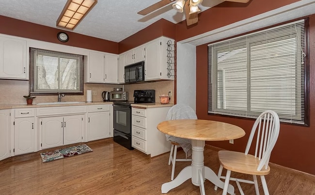 Photo - Spacious 4 Bedroom in Millard!!