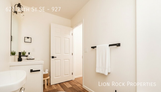 Photo - 623 28th St SE Unit 927