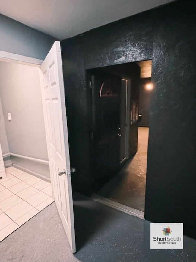 Nice main floor commercial space for rent