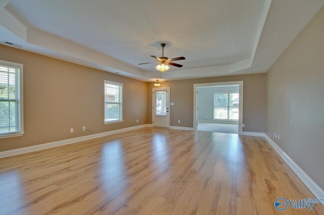 5010 Montauk Trail SE