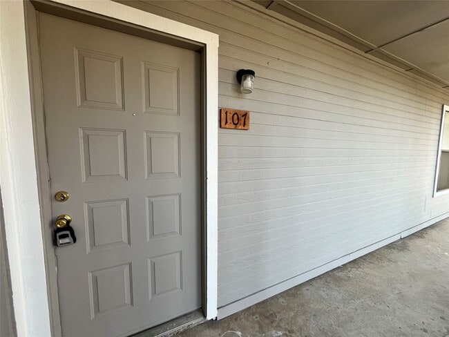 Photo - 2526 W Prairie St Condo Unit 107