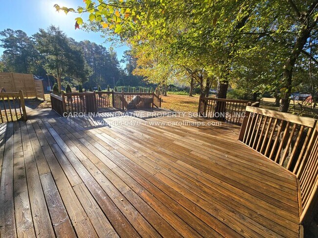 Photo - 1805 Falconhurst Dr