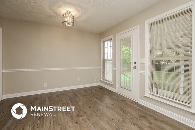 Photo - 2319 Centertree Dr