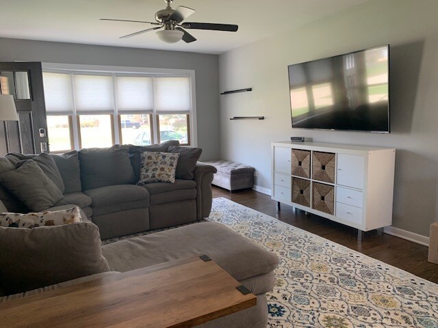 Photo - 304 James Ave