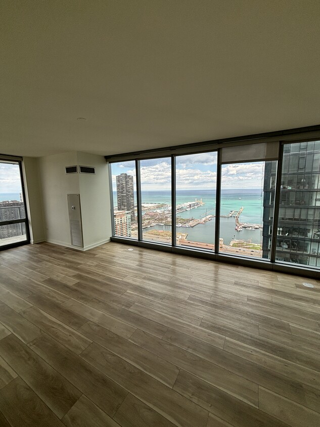 Photo - 450 E Waterside Dr (Chicago, IL)