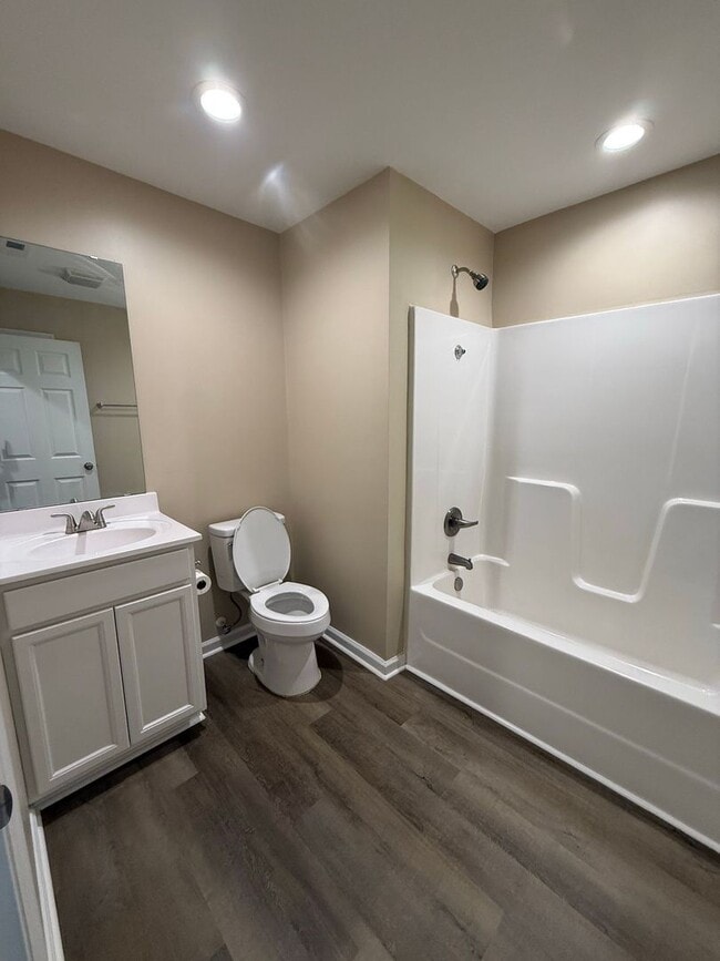 Photo - Nice 2 Bedroom, 2 bath duplex