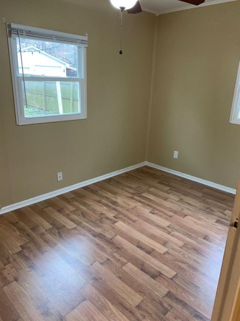 Photo - 937 Meadow Ln