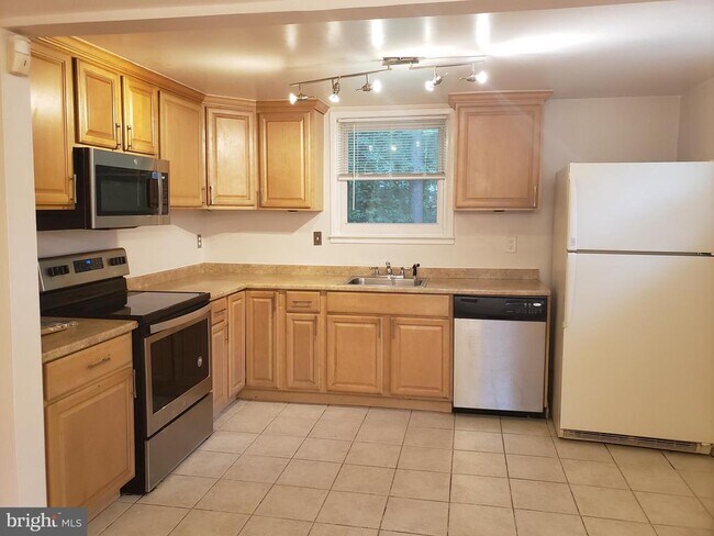 Photo - 13350 Kerrydale Rd