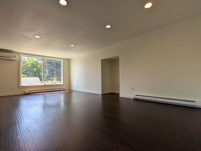 Photo - Great 2bed/1bath Duplex with large yard!