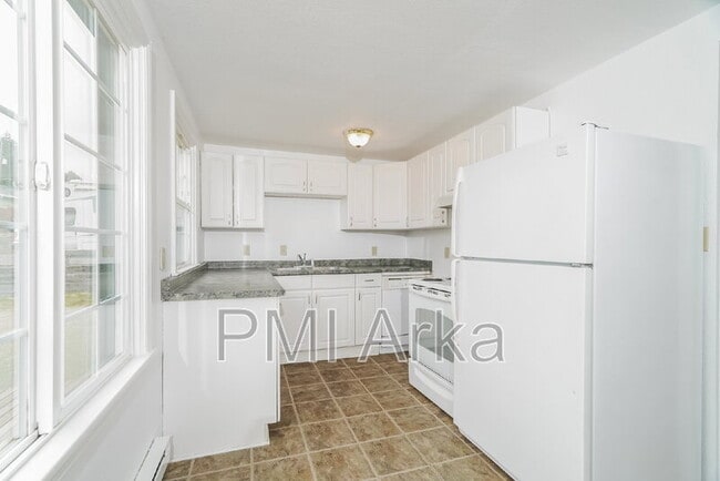 Photo - 7306 S 115th St