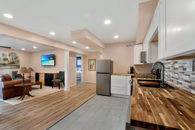 Photo - 12614 Bay Tree Way Unidad The Birch Room