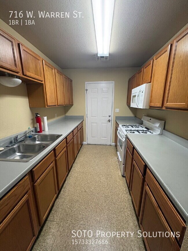 Photo - 716 Warren St