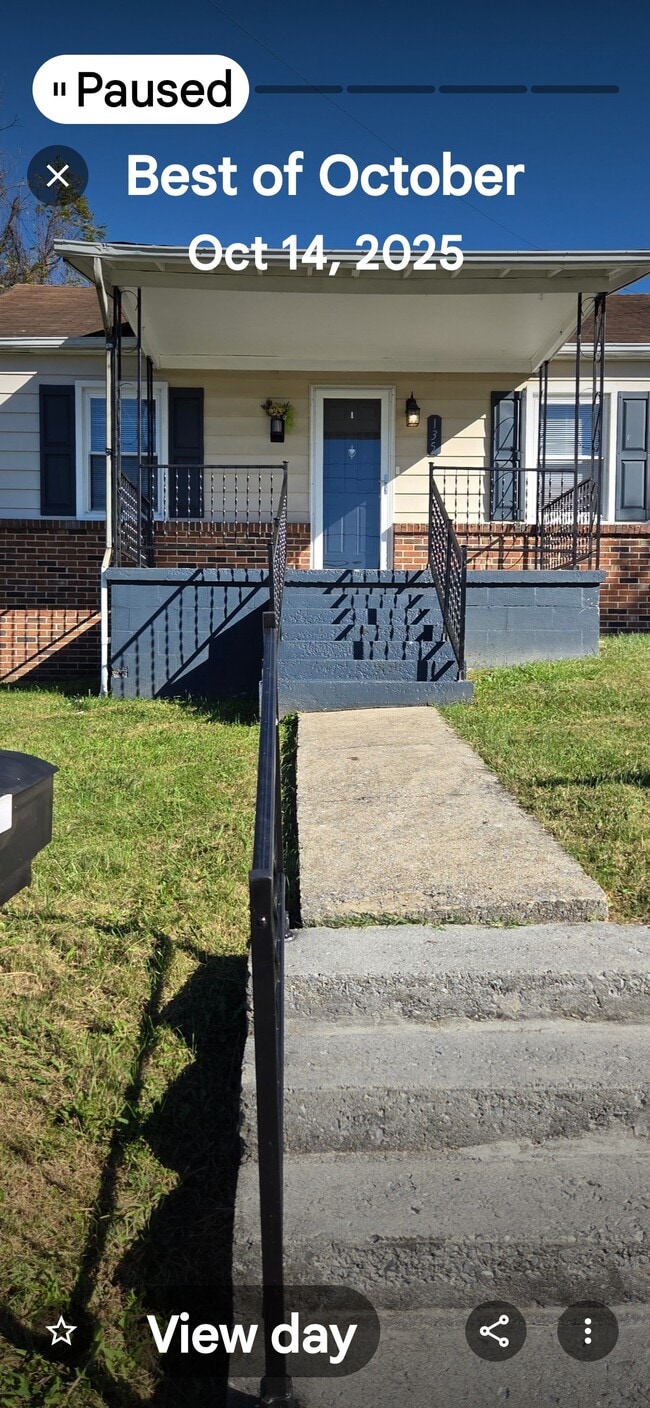 Photo - 135 Kingsolver St