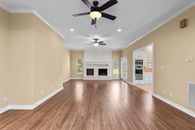 Photo - 616 Westwood Cir