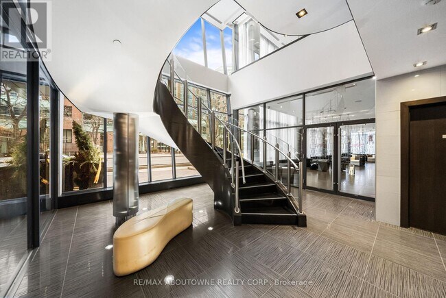 Photo - 28 Ted Rogers Way Unité 3110