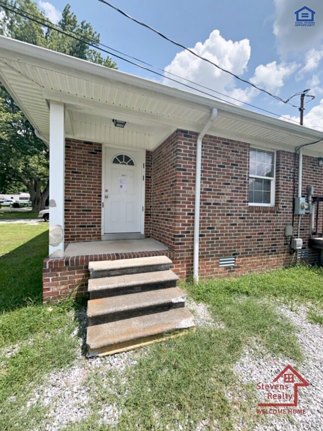 Building Photo - 205 Bermuda Dr Unit B Rental