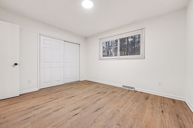 Photo - 5001 Lakecrest Dr