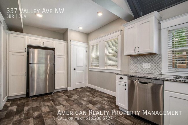 Photo - 337 Valley Ave NW