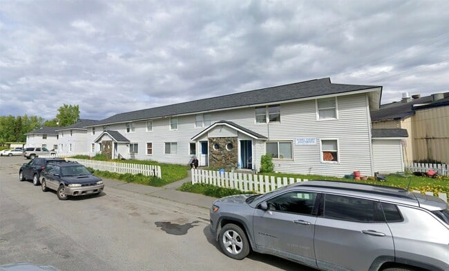 Building Photo - 1303 W 23rd Ave Rental