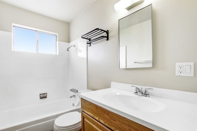 Photo - Beautiful 2 bedroom 1 Bath Unit Unit 357-7