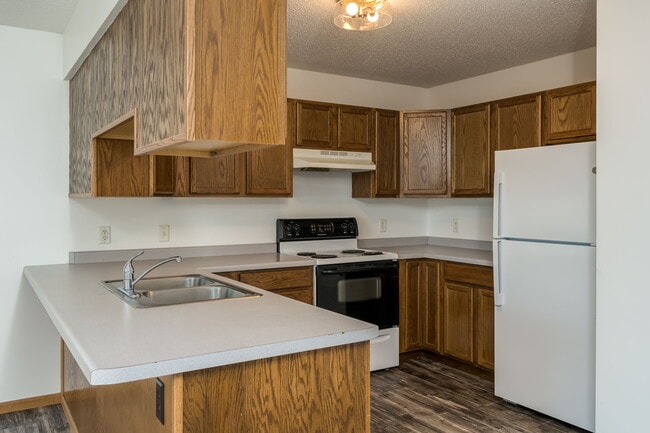 Photo - 115 Balcerzak Dr