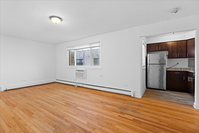 Photo - 6211 N Kenmore Ave