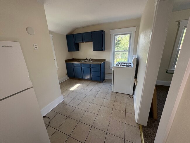 Photo - 137 W Newhall Ave Unit Upper