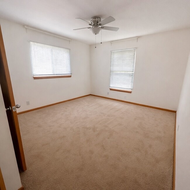 Photo - 2512 Tamm Ave