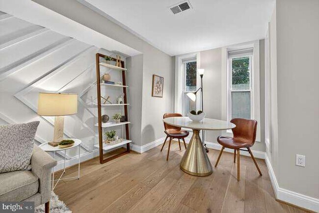 Photo - 1450 Fairmont St NW Unidad A