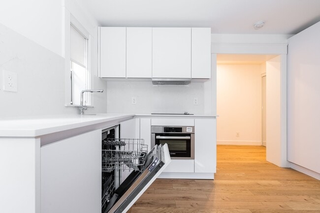 Photo - 50 Gloucester St Unit 102