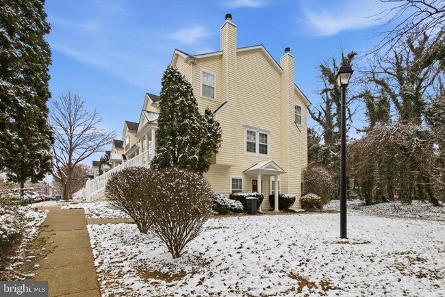 Building Photo - 1640 Fallowfield Ct Unit 1640