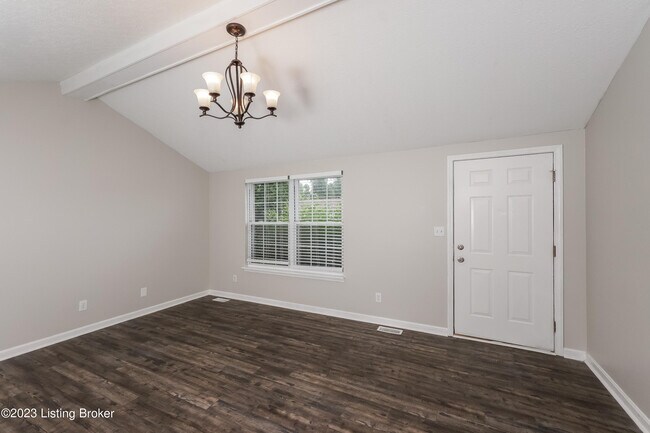 Photo - 523 River Oaks Dr