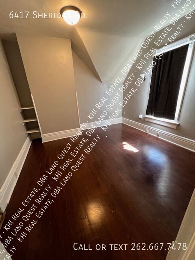 Photo - 6417 Sheridan Rd