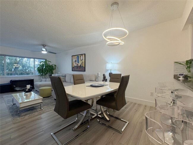 Photo - 454 SW 5th Ave