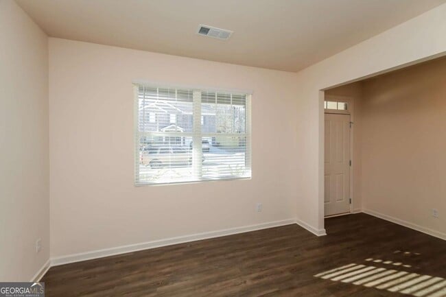 Photo - 352 Springer Pkwy