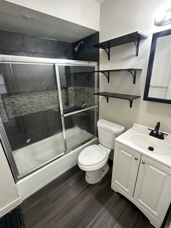 Photo - 2217 Drury Ave