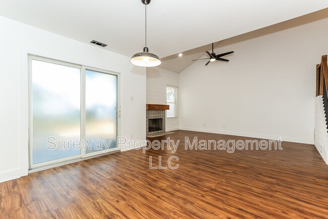 Photo - 316 Lake Side Dr