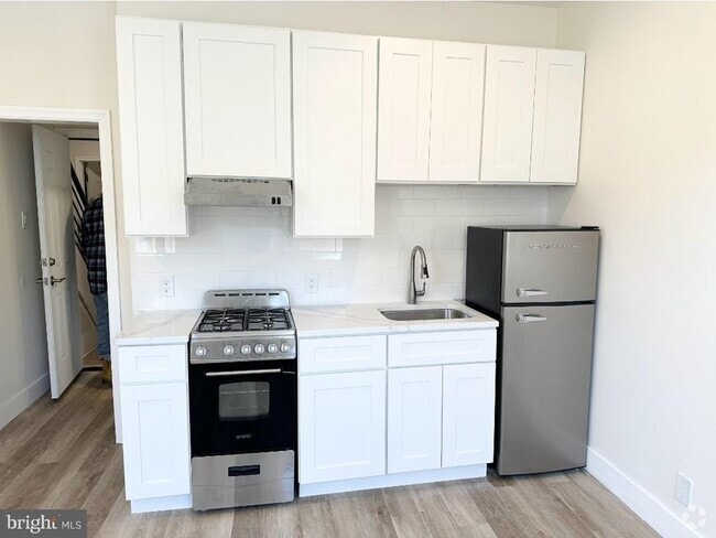 Building Photo - 1532 S 2nd St Unit 2F Rental