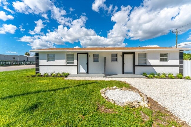 Photo - 18350 SW 105th Ave