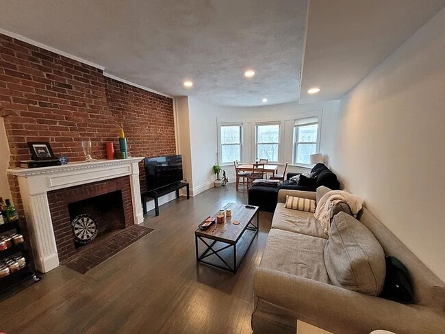 Photo - NO BROKER FEE!  Coolidge Corner 3 bed/2 bath with central air, laundry, recessed lighting