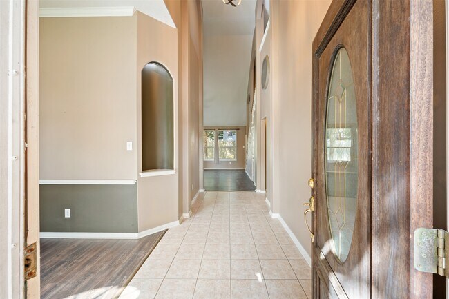 Photo - 406 Stockbridge Ln