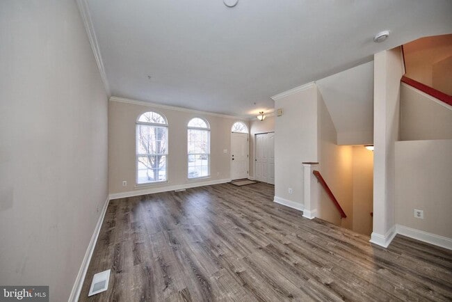 Building Photo - 580 Callander Way