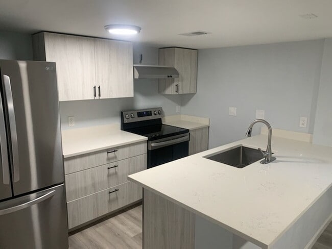 Building Photo - Beautifully Renovated 2 bedroom in Aurora- Near Stanley Marketplace! Unit 1950 1/2