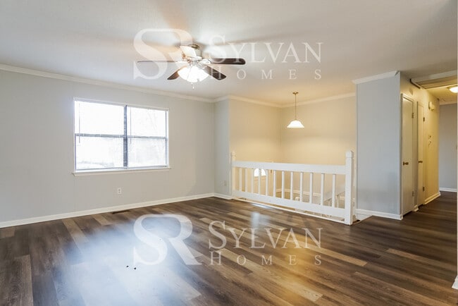 Photo - Spacious 3 Bedroom 2 Bathroom Split Level