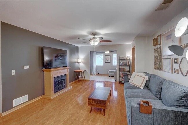 Photo - 102 Prairie Heights Dr Unit 416