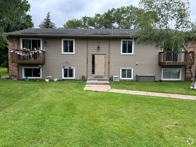 Building Photo - 16075 Joplin Ave Unit 2 Rental