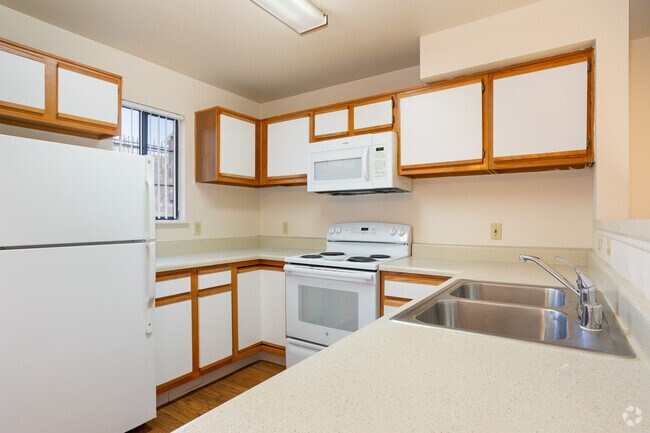 The Crestone 2BR, 1BA - 904SF
