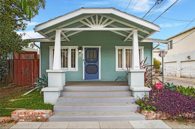 Front of home - 2213 Arizona Ave Casa
