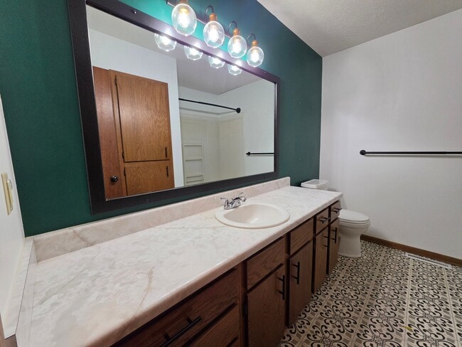 Photo - 1217 E Ellsworth Ave